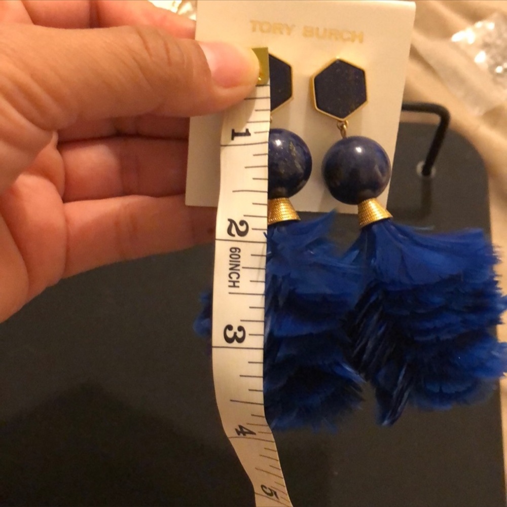 Tory burch big feather earrings - Picture 3 of 3